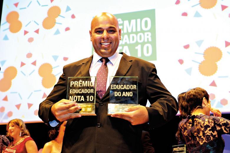 Diego Mahfouz, eleito Educador do Ano de 2015 no Prêmio Educador Nota 10