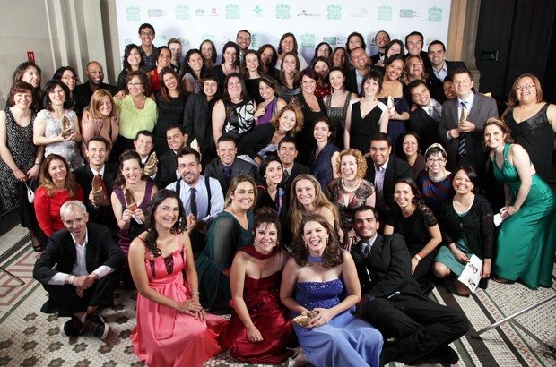 Equipe reunida Os Educadores Nota 10 de 2012 e toda a equipe da Fundação Victor Civita na festa do Prêmio, na Sala São Paulo