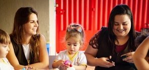 Professora e auxiliar: juntas e mais fortes