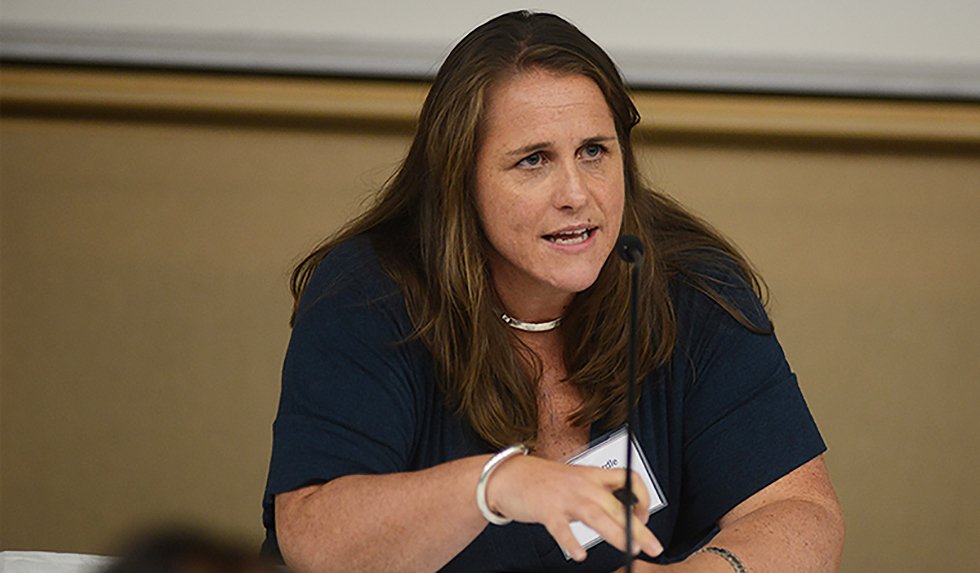 Claire Wardle durante palestra