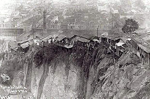 O Morro da Providência, que abriga uma favela, recebeu os moradores expulsos do centro. Silvio Viegas