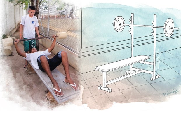 Com o peso construído, os estudantes fizeram supino para trabalhar os músculos peitorais. Fotos: Arquivo pessoal/Fernando de Freitas. Ilustração: Melissa Lagoa