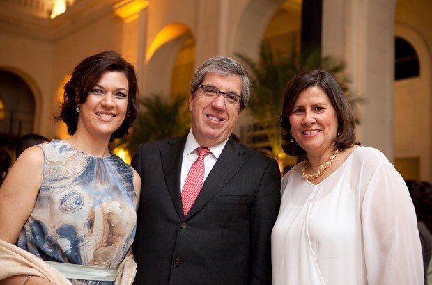 Maggi Krause, Fábio Barbosa e Angela Dannemann Da esquerda para a direita, a diretora de redação de NOVA ESCOLA e GESTÃO ESCOLAR, o presidente da Abril S/A e conselheiro da Fundação Victor Civita e a diretora executiva da FVC