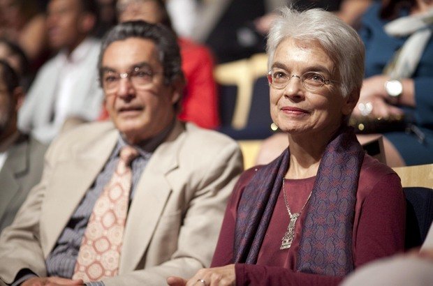 Jurados do Prêmio Nilson José Machado, professor da Faculdade de Educação da USP, e Maria Malta Campos, pesquisadora da Fundação Carlos Chagas (FCC), durante o Prêmio Victor Civita