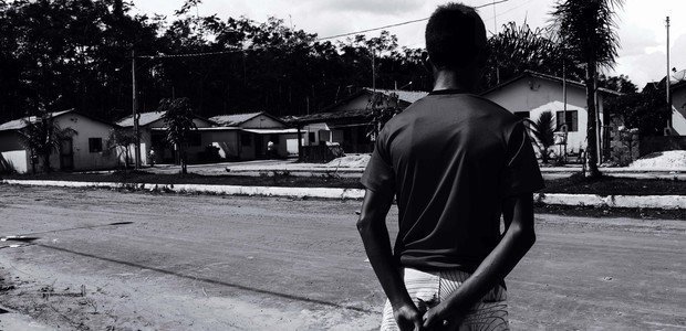 Após anos na escola sem conseguir ler e escrever, João* não se acha capaz de aprender Foto: Janduari Simões