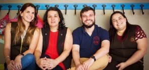 Como incluir as auxiliares nos momentos de formação?