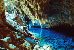 Gruta do lago azul - Bonito, MS. Foto: Rico