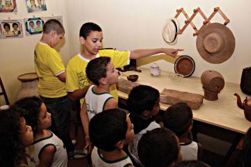 Alunos visitam o Ecomuseu de Maranguape em Educação Patrimonial