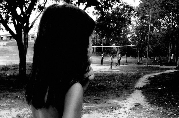 A falta de escolas na aldeia deixa a pequena sara* sem perspectiva de poder estudar. Arquivo Pessoal/Puyr Tembé