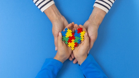 Como desenvolver ações de recomposição de aprendizagem com crianças com autismo | Nova Escola