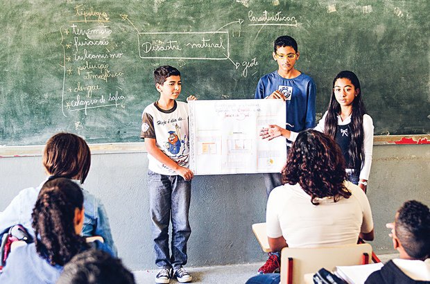 Os jovens apresentaram à turma as descobertas que fizeram sobre o tema estudado. Ramón Vasconcelos