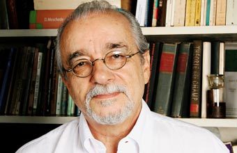 Luis Carlos de Menezes, físico e educador da Universidade de São Paulo, sabe que, mais do que informações, o que os alunos querem é sentido. Foto: Emilia Brandão