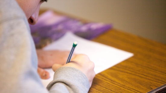 PISA alerta que 80% dos alunos brasileiros se sentem muito ansiosos | Nova Escola