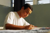 Maioria dos alunos quer trabalhar e estudar. Foto: Paulo Fridman/Getty Images