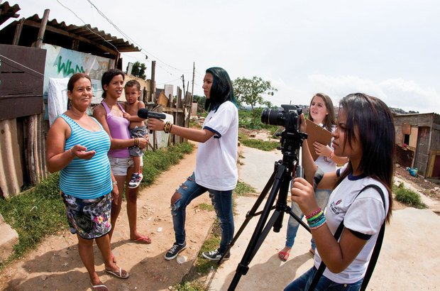 A garotada registrou os problemas e demandas de vizinhos e familiares em um documentário. Lia Lubambo