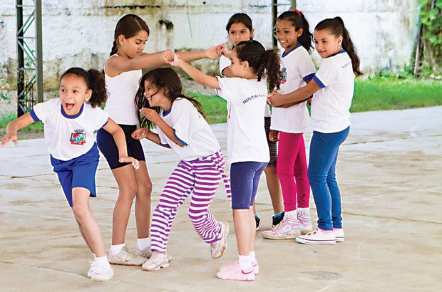 Com um jogo no estilo pega-pega, a turma se divertiu e conheceu o contexto da capoeira. Fernando Frazão