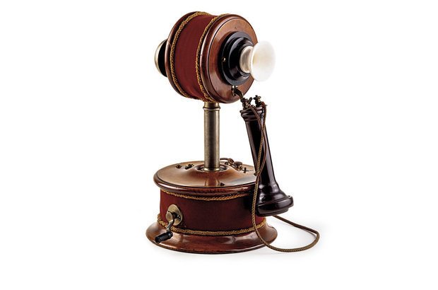 O telefone era usado apenas na comunicação entre duas das residências imperiais. Acervo do Museu Imperial-Ibram/Minc