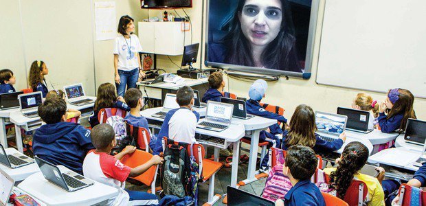 Entrevistas coletivas foram organizadas para a turma colher dados e fazer textos coletivos. Foto: Elisa Mendes